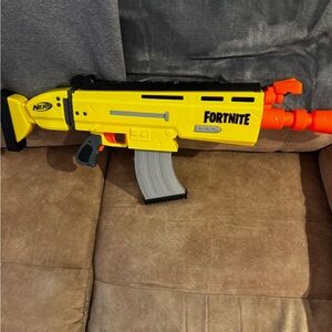 Fortnite AR -L Nerf Elite Dart Blaster Motorized Dart Blaster Flip Up Sights